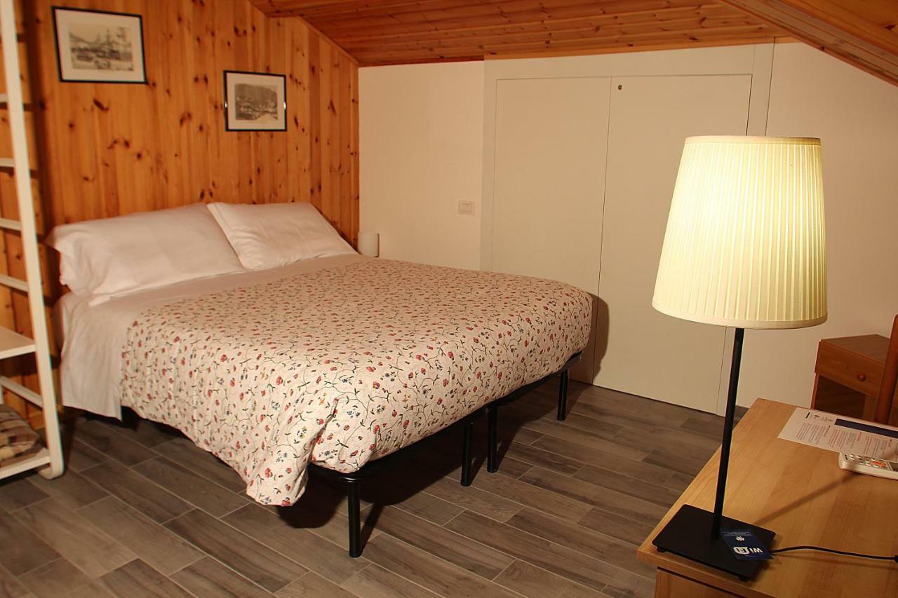 コモ La Tegola Bed & Breakfast エクステリア 写真